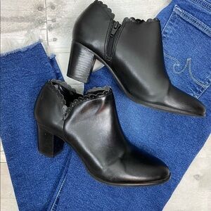 Jack Rogers Black Ankle boots size 7.5